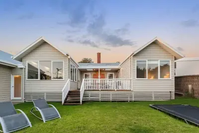 Image de Portsea Family Comfort With an Easy Walk to the Beach and Village