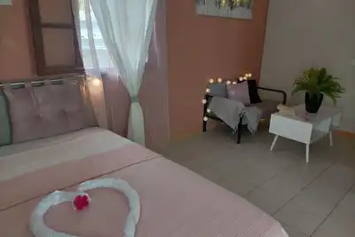 Image de Bungalow Agathe Pour les Amoureux à 2 Minutes de la Plage, au Bord de la Piscine
