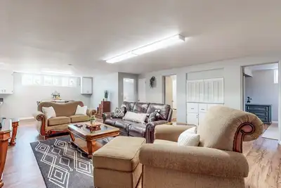 Image de Retreat on Fillmore Street | Basement Level Duplex in Caldwell