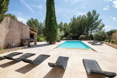 Image de Villa de Campagne, Située Entre le Circuit Paul Ricard et Bandol