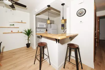 Image de Groundfloor Modern Industrial 2bd Apartment