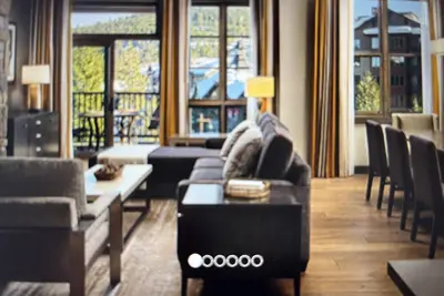 Image de Luxury Ski In/Ski Out, 2 Large Bedrooms plus a Den, near gondola. Dec 27-Jan 3