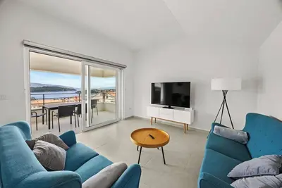 Image de Enchanting Summer Apartment with Sea View