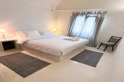 Lovely Santorini Villa | Altura Residence | 1 Bedroom | Outdoor Hot tub & Beautiful Views | Exo Gonia
