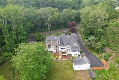 Image de Secluded 3br Cape House | Outdoor Fire Pit