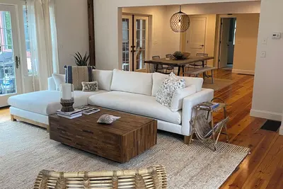 Image de Enjoy a relaxing retreat. Easy access: Beaches, Bike Path, & Great restaurants.