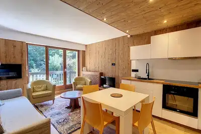 Image de Riante Colline - 1 chambre - esprit chalet cocooning, 5 min du centre à pied