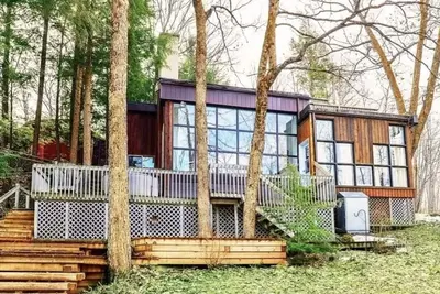 Image de Spacious 5 bedroom waterfront cottage. Billiard, Tv, 3 kayaks, fishing, swimming