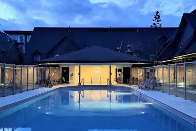 Image de 2 Bedroom Chalet - Heated Pool /Hot Tub, Bunks & King Bed Townhouse