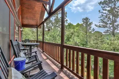 Image de The Ultimate Bliss: Ellijay Mtn Cabin Oasis w Game Rm Hot Tub Extravaganza!