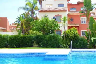 Image de Selecta Family by the Sea