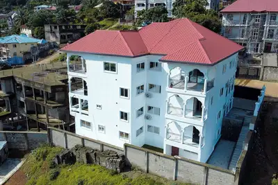 Image de After 5 Apartment 1- 3 spacious en-suite bedrooms