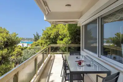 Image de Relux Sea View Two Bedroom Apartment by BluPine