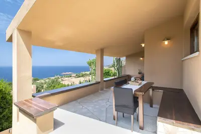 Image de Villa « Sirius » avec vue mer, terrasse privée et Wi-Fi