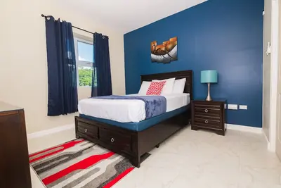 Image de Modern Luxurious Kingston Apartment