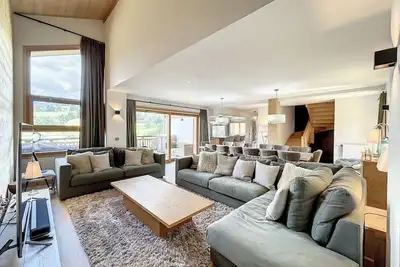 Image de Chalet de Luxe 6 Chambres avec Piscine et Bien-Être à Combloux
