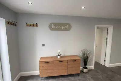 Image de Lovely 4 bedroom House-Sleeps 8 - Free Parking