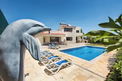 Image de 4 Bedroom Villa Albufeira Center Private Heated Pool (Heated on Request)