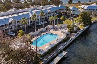 Image de Stunning Resort Like Townhome w/ Pool, Beach, Bar!