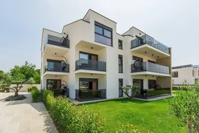Modern penthaus for 4 persons situtated in Funtana whit seaview
