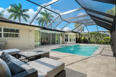 Image de Naples Dream Escape 4br Home, heated pool, 10min from Beach