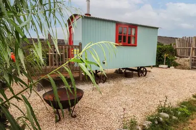 Image de Shepherd'S Hut, pet friendly, with open fire in St Brides Major