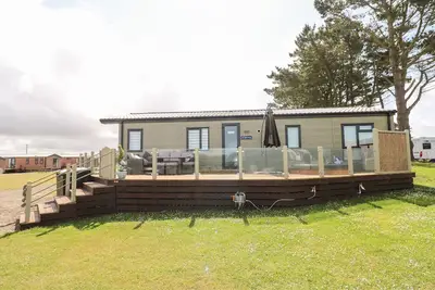 Image de Beechwood Lodge, pet friendly, with hot tub in Broad Haven