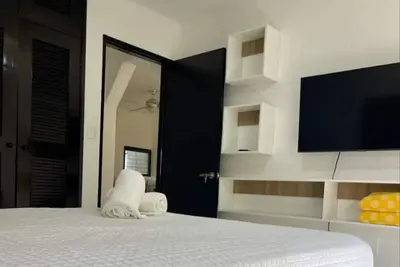 Image de D3 Downtown 3-Bedroom Retreat - 1st Floor with Washer & Dryer