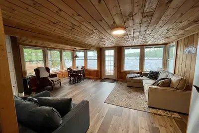 Image de Lakefront Cottage On Beautiful Maine Lake