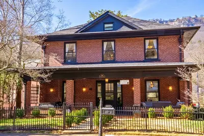 Image de Luxurious Historic 4 level home in St Elmo