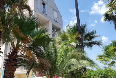 Duplex vue Mer, au Calme au Milieu D'un Jardin, à 150m de la Plage à Pieds