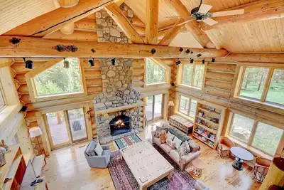 Image de Ranch Creek Log Home