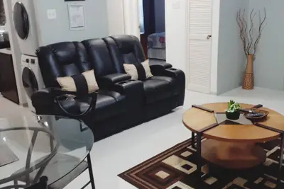 Cozy updated family sized Condo just Minutes from Ocho Rios