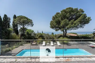 Image de Sète: Mont Saint-Clair vue mer et étang + piscine