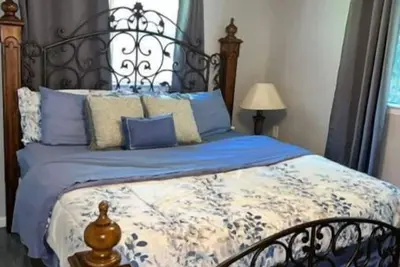 Image de Charming Downtown Home on 5th street