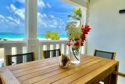 Image de Appartement avec vue mer sur la magnifique plage de la Bay Orientale
