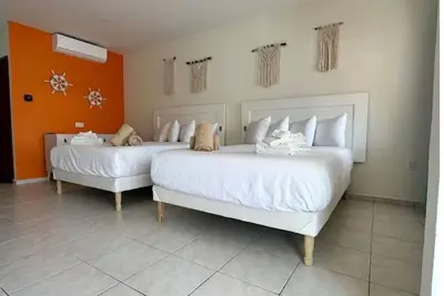 Luxury 2 Queen Studio condo with Ocean view