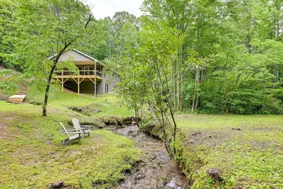Image de Creekside Cabin in Franklin ~ 8 Mi to Downtown!