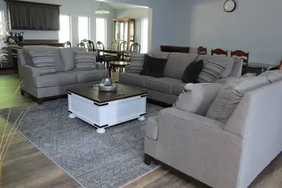 Image de Beautiful Lake Home - Resort /Marina amenities\nSleeps 13 - 4 bedroom  3 bathroom