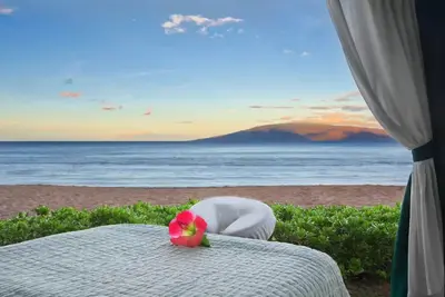 Image de Gorgeous Beachfront Maui Ocean Club Resort + Amenities - Studio