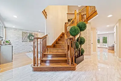 Image de Spacious luxury home, 22 min from Boston and 20 min from Gillette Stadium.