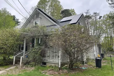 Image de Short term, pet friendly solar home in a quiet Lincoln neighborhood