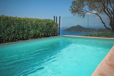 Image de Villa de l'Amiral - Vue panoramique sur la baie