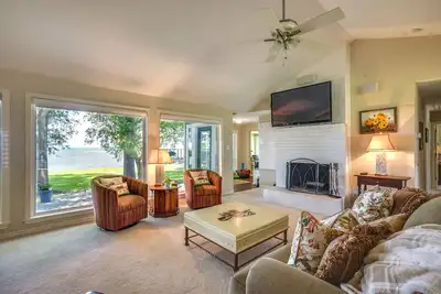Image de Lakefront Livingston Vacation Rental w/ Boat Dock!