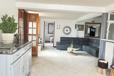 Image de Bas de Maison Meublé, Tout Équipé