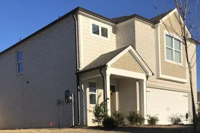 Image de 3 bedroom with large backyard