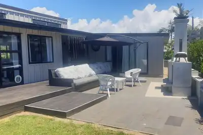 Image de Internet & Outdoor Fire Modern Beach House near Beach Walkway with 4 bedrooms