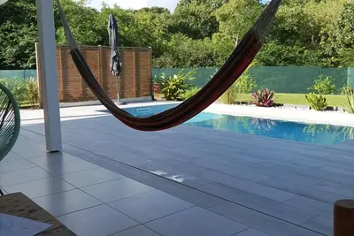 Image de villa neuve avec piscine à 5 minutes des plages