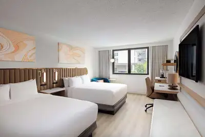 Image de Business-Friendly Property! Three Attractive Units, Near Brickell City Centre