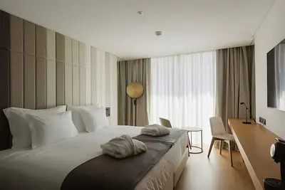 Image de Relax & Unwind! Near Lisbon Botanical Garden, With Outdoor Pool and Loungers!